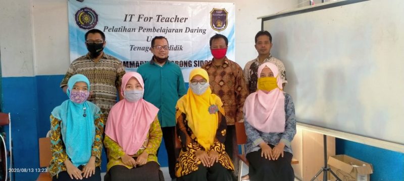 Asah Ketrampilan Belajar Tendik, Tim Abdimas Umsida Beri Pelatihan Digital