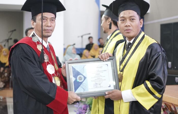 Kisah Menarik Sang Wisudawan Terbaik, Canda, Tawa dan Air Mata di Umsida