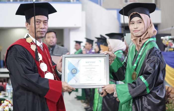 Meski Aktif Berorganisasi Wisudawan Umsida Ini Buktikan Kesuksesannya