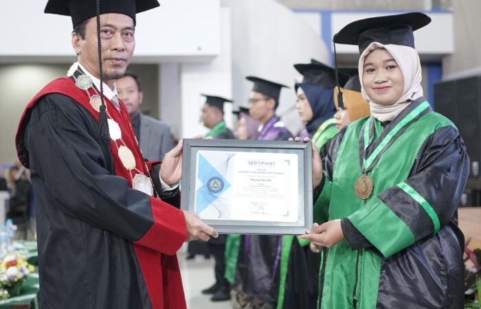 Cerita Indah Wisudawan Berprestasi Pendidikan Agama Islam Umsida