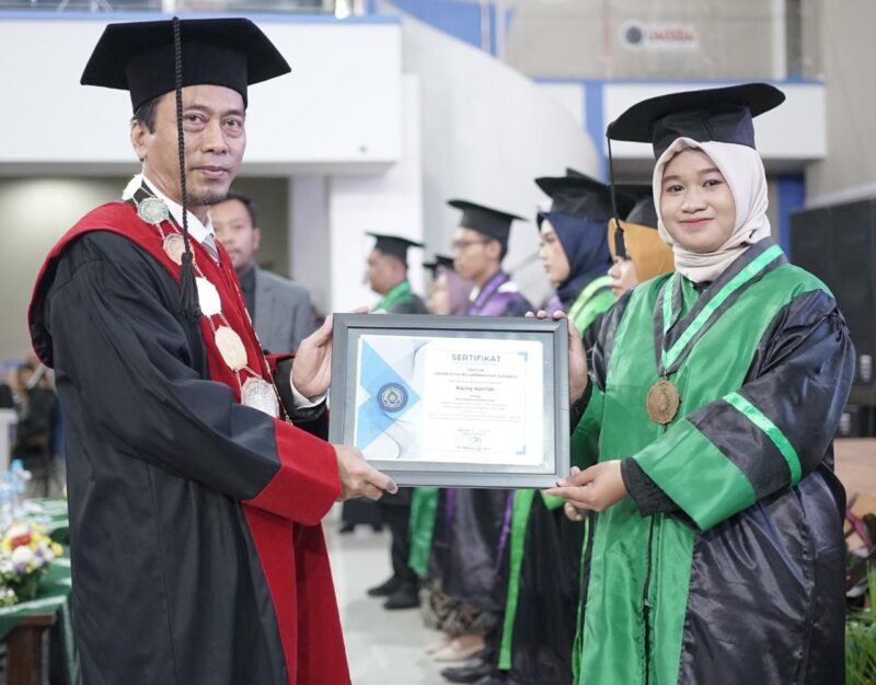 Cerita Indah Wisudawan Berprestasi Pendidikan Agama Islam Umsida