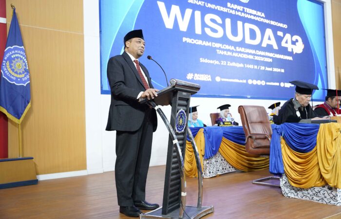 wisudawan ke-43 Umsida,