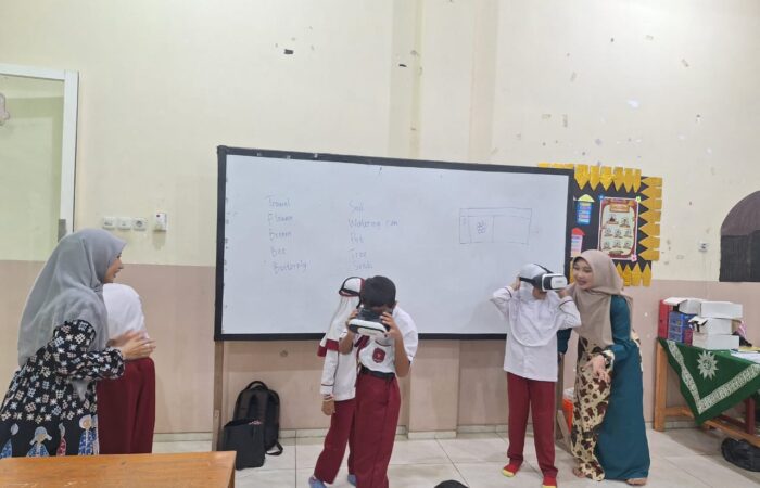 Media VR Tingkatkan Minat Belajar Bahasa Inggris Siswa