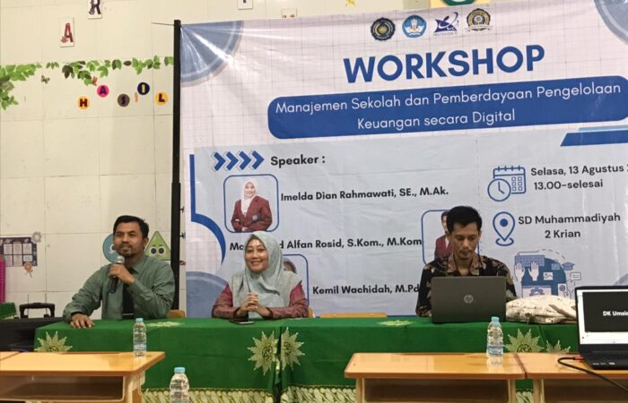 Transformasi Digital dalam Pengelolaan Keuangan: Umsida Latih SD Muhammadiyah 2 Krian Implementasi E-Payment