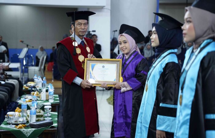 wisudawan terbaik Psikologi 2