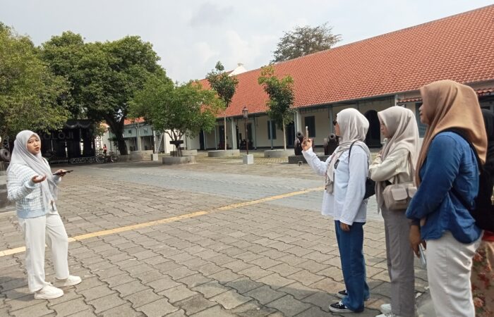 praktik menjadi tour guide 2