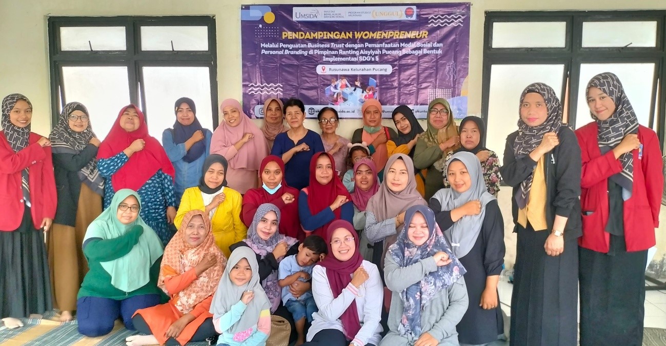 Empowering Womenpreneur: Umsida Dorong Pemberdayaan Ibu Rumah Tangga Rusunawa Pucang