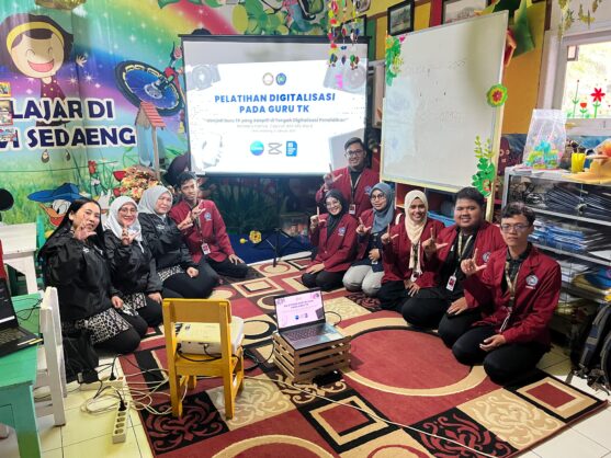 Hadirkan Era Digital di Kelas KKN-P 14 Umsida Latih Guru dengan Tools Kekinian