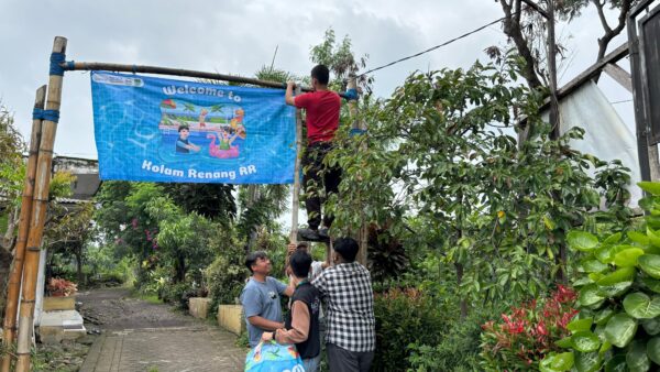 Revitalisasi Kolam Renang RR, KKN-P 34 Umsida Dorong Wisata Lokal Makin Bersinar