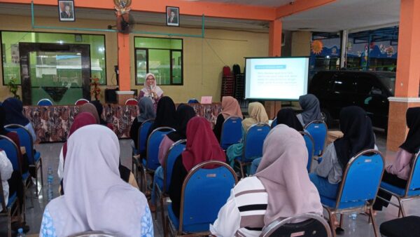 Remaja Putri Bangkit! Umsida Bawa Misi Sehatkan Fisik dan Mental Generasi Bangsa
