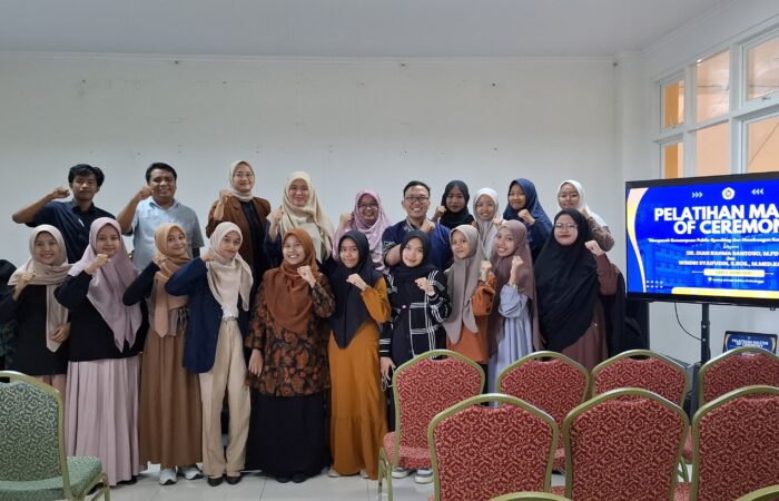 MC Hebat Tak Lahir Sendiri, Umsida dan UPN Veteran Jatim Hadir untuk Mahasiswa IAD