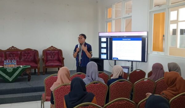 MC Hebat Tak Lahir Sendiri, Umsida dan UPN Veteran Jatim Hadir untuk Mahasiswa IAD