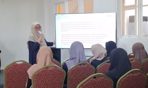 MC Hebat Tak Lahir Sendiri, Umsida dan UPN Veteran Jatim Hadir untuk Mahasiswa IAD
