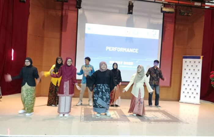 penampilan tarian tradisional student mobility FPIP Umsida3