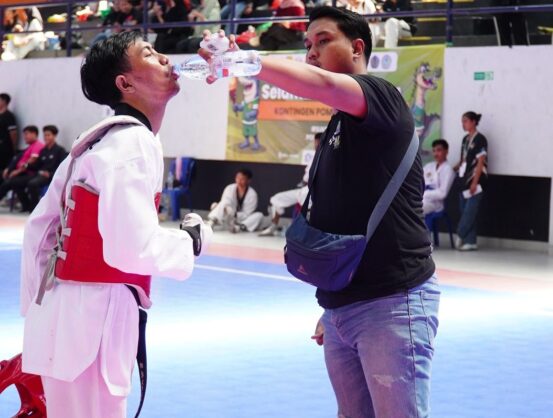 Umsida bawa perunggu dari Pomprov III Jawa Timur