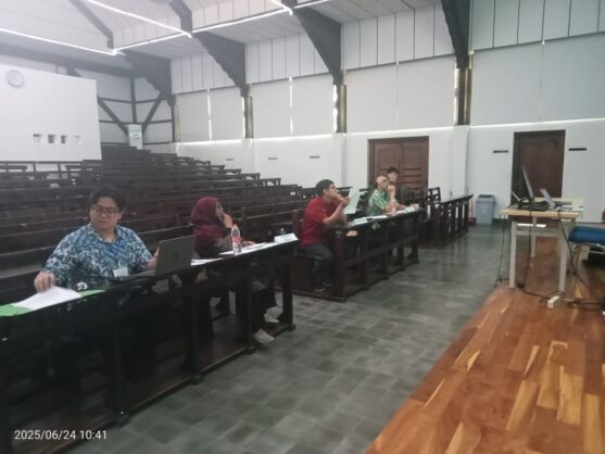 dosen Umsida jadi penguji tamu di ITB 1