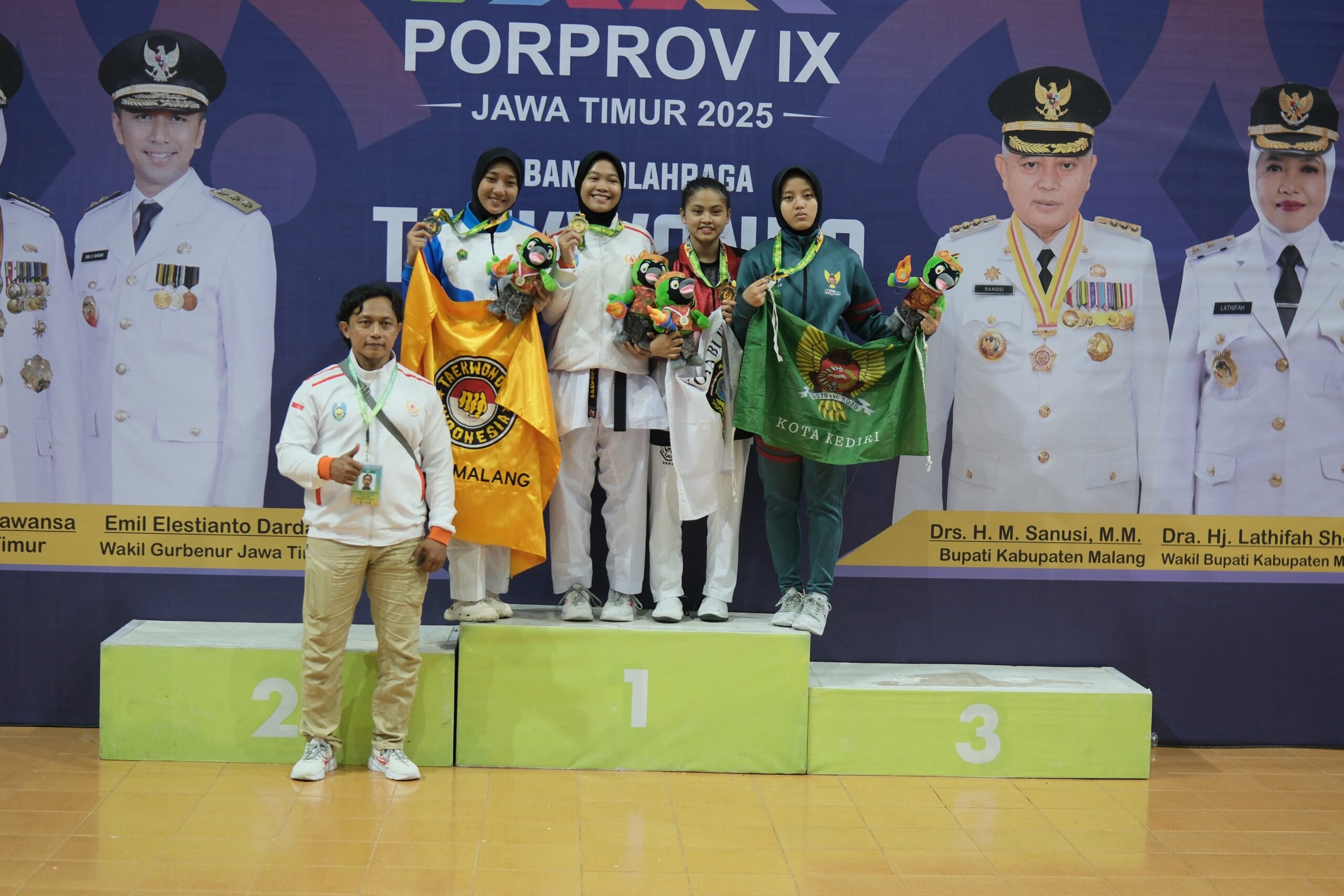 atlet taekwondo Umsida dapat emas di Porprov Jatim 2025 1