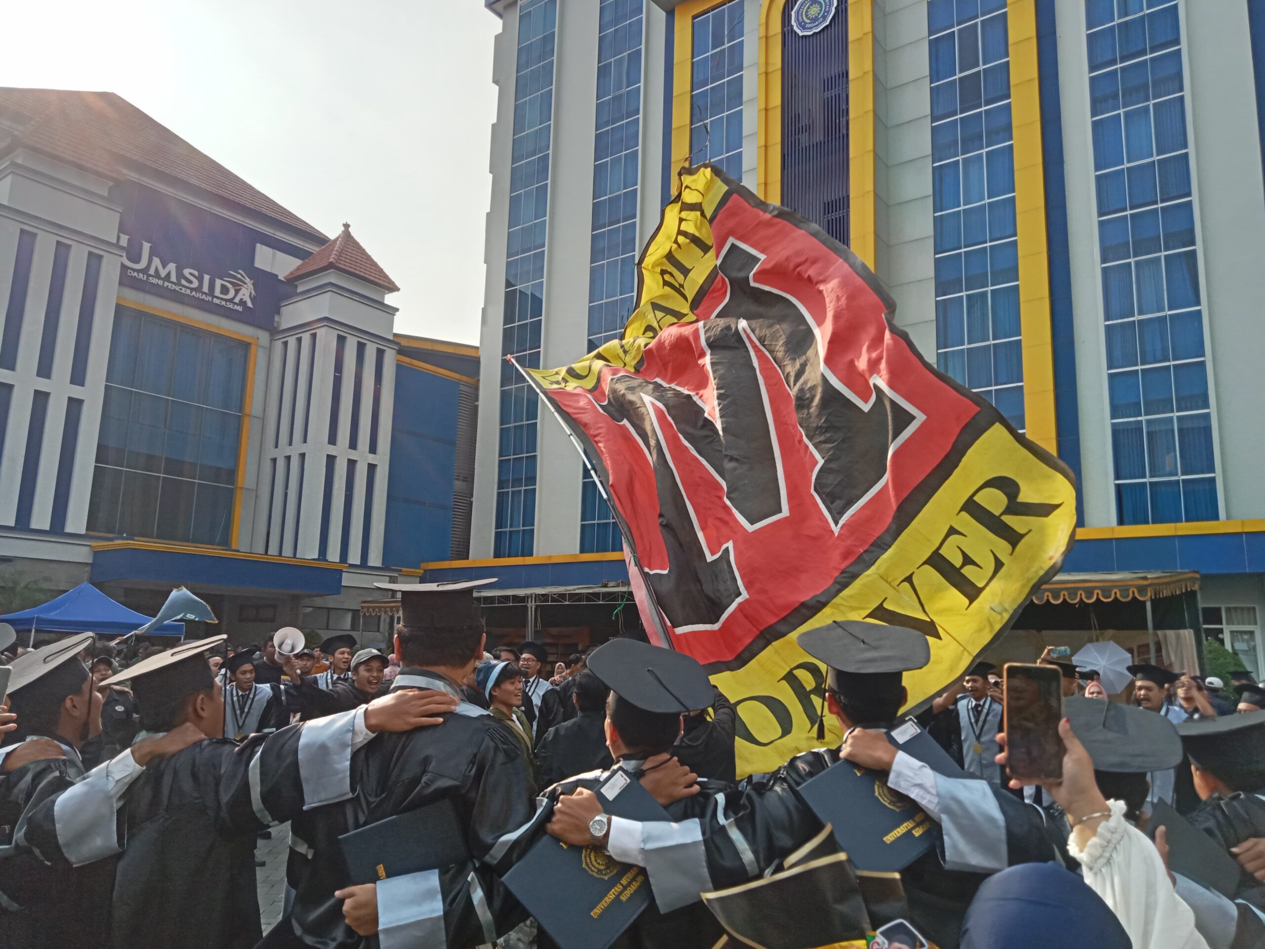 selebrasi kelulusan FST Umsida