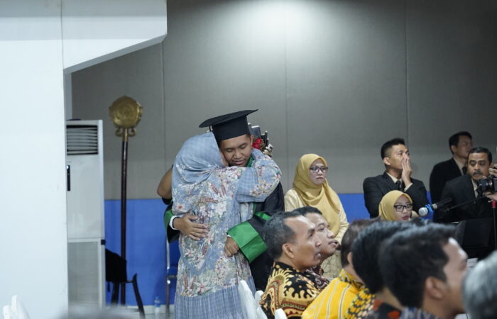 wisudawan berprestasi Umsida 2