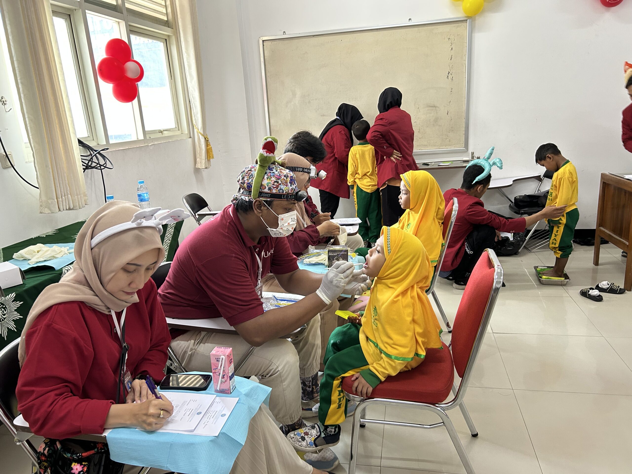 FKG Umsida Buat pemeriksaan gigi anak 1
