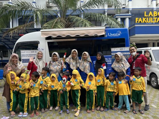 FKG Umsida Buat pemeriksaan gigi anak 1