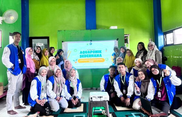 sistem akuaponik KKN-T 30