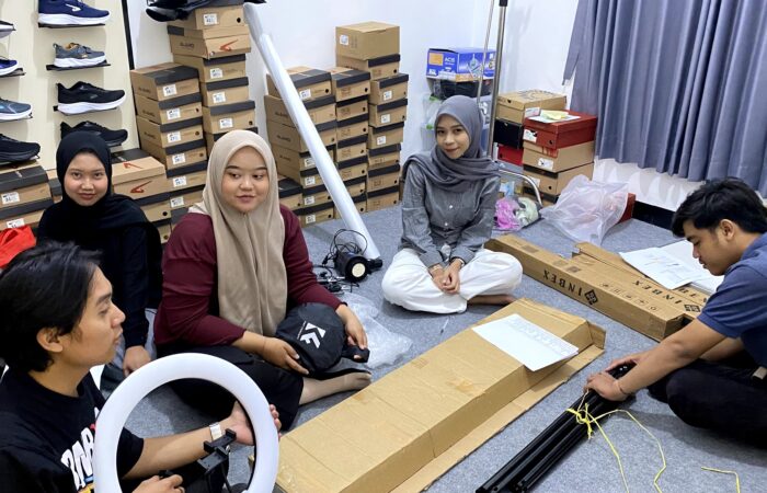Ikom Umsida belajar pendataan dan display produk