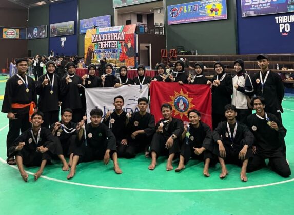 mahasiswa PG PAUD juara pencak silat