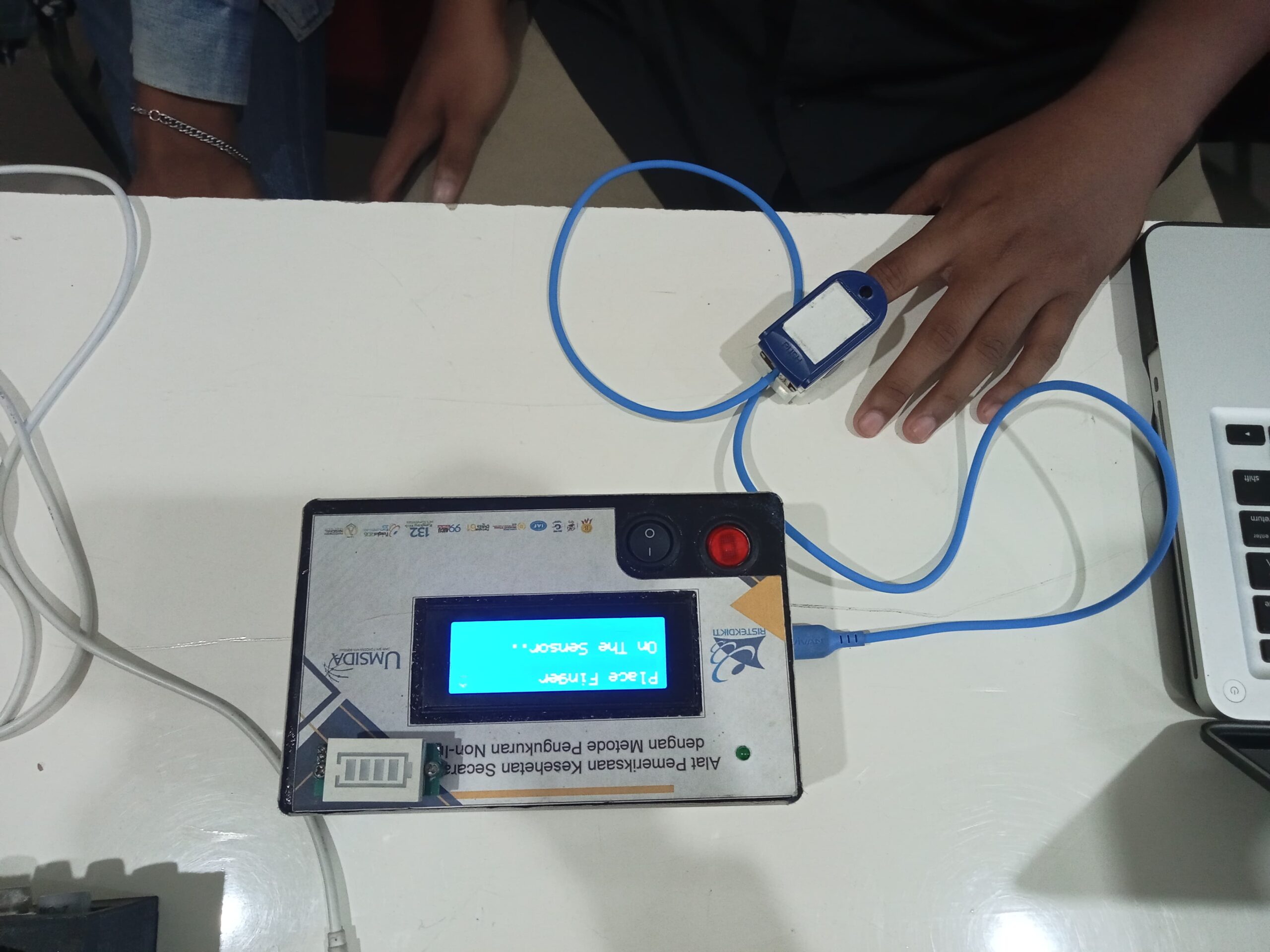 alat pemeriksaan kesehatan digital