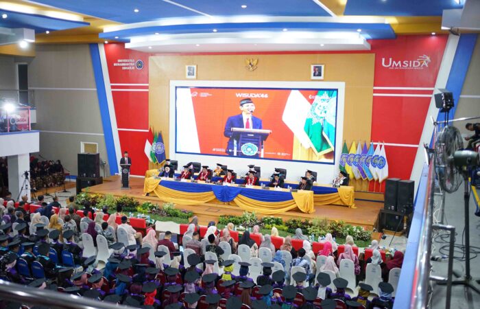 lulusan: wisudawan Umsida 2025 4