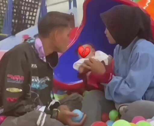 bayi 1 bulan ke playground