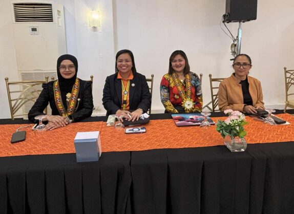 penghargaan gender dekan fbhis