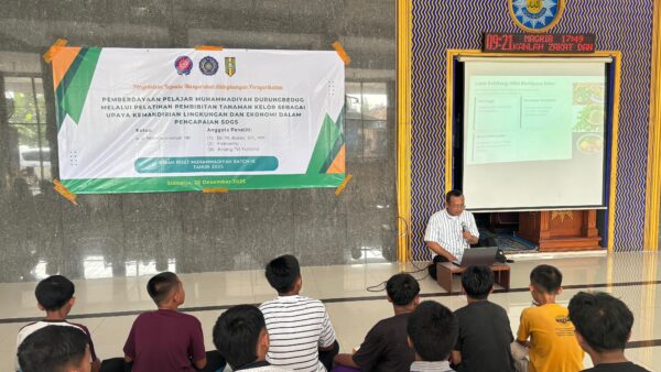pelajar muhammadiyah tanam kelor
