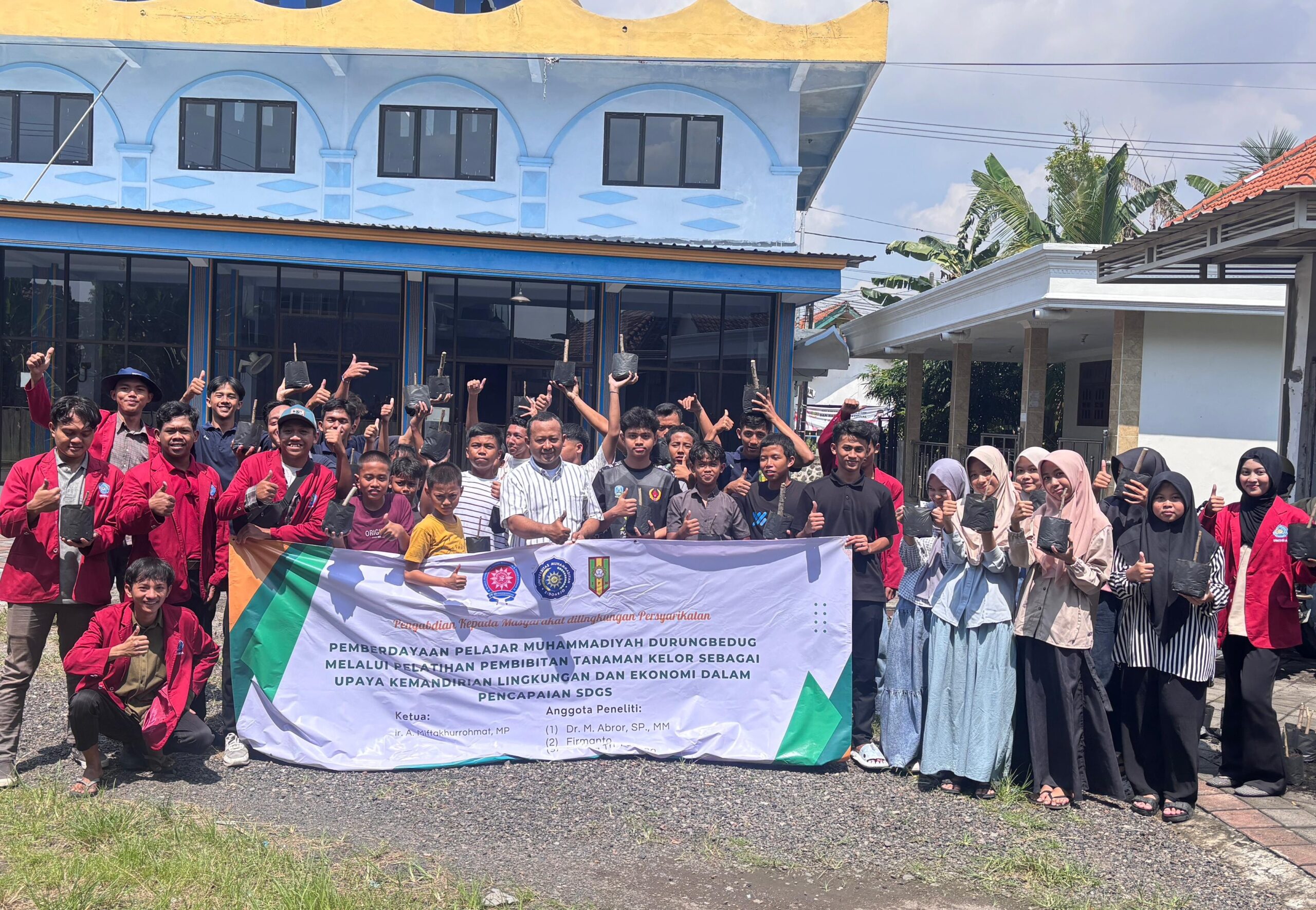 pelajar muhammadiyah tanam kelor