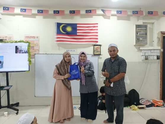 abdimas kepada peserta didik sb at tanzil malaysia