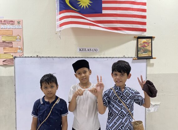 abdimas kepada peserta didik sb at tanzil malaysia