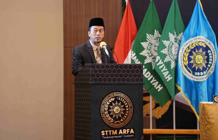 wisuda STTM AR Fachruddin