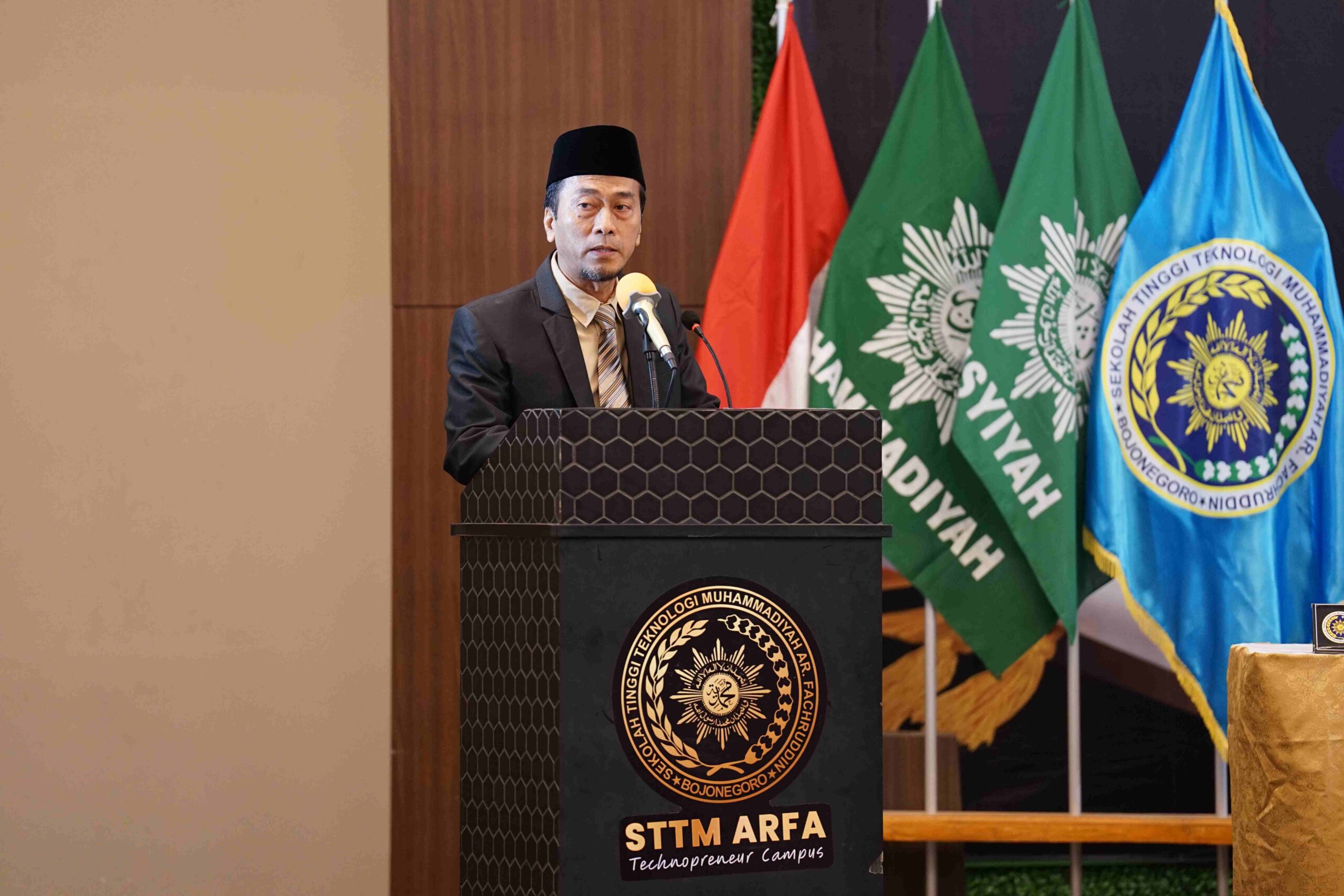 wisuda STTM AR Fachruddin