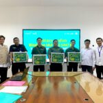 penyerahan bingkisan idul fitri penyerahan bingkisan idul fitri