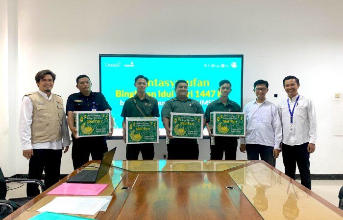 penyerahan bingkisan idul fitri