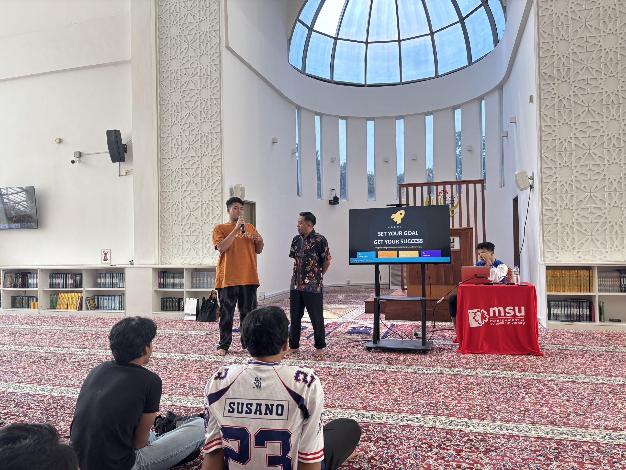 abdimas soal kelola stres pada mahasiswa di MSU