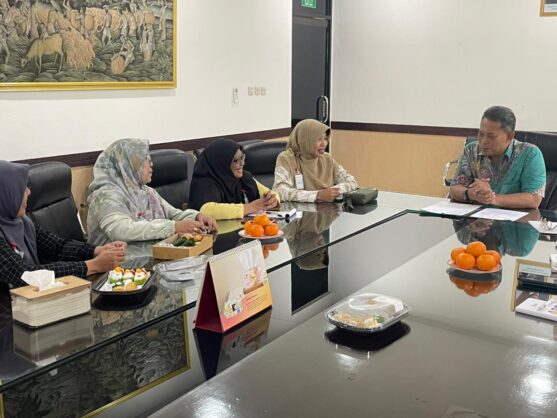 hari bumi, pslsc jajaki kerja sama dengan tjiwi kimia 4