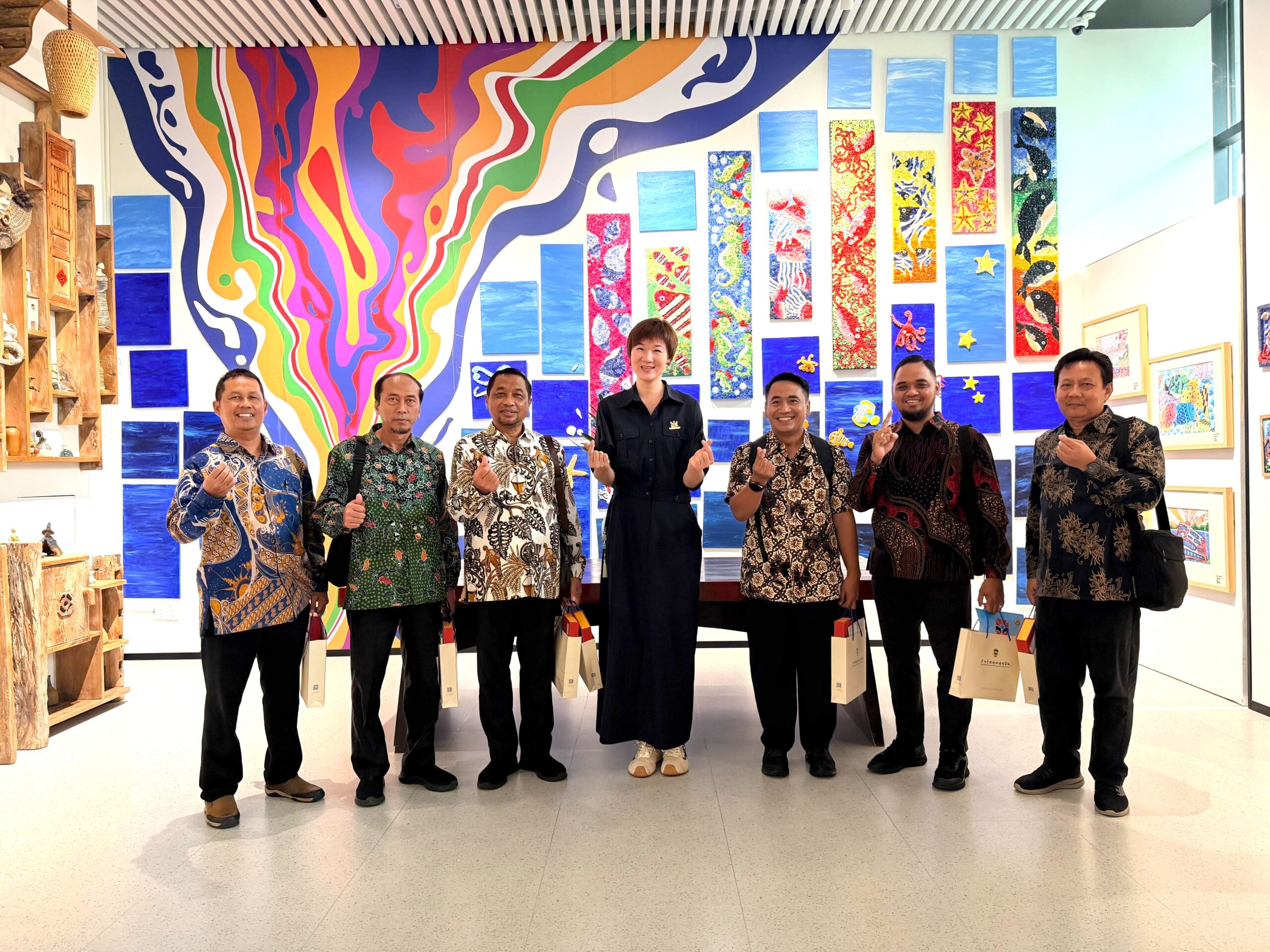 kunjungan rektor ke Guangzhou Development Zone Foreign Language School 1