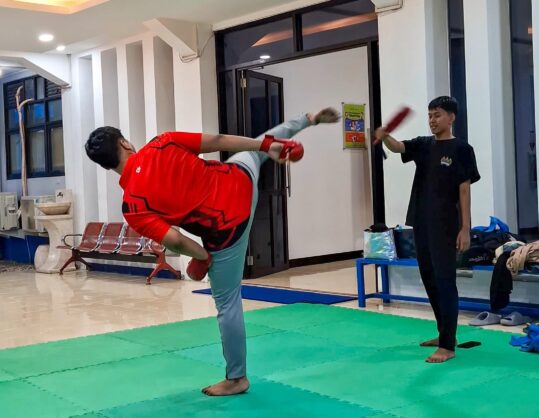3 emas dalam 1 pertandingan