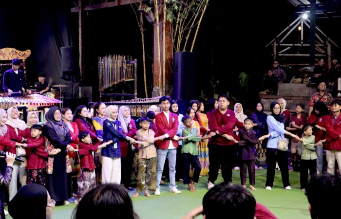 Umsida pelajari seni budaya Sunda