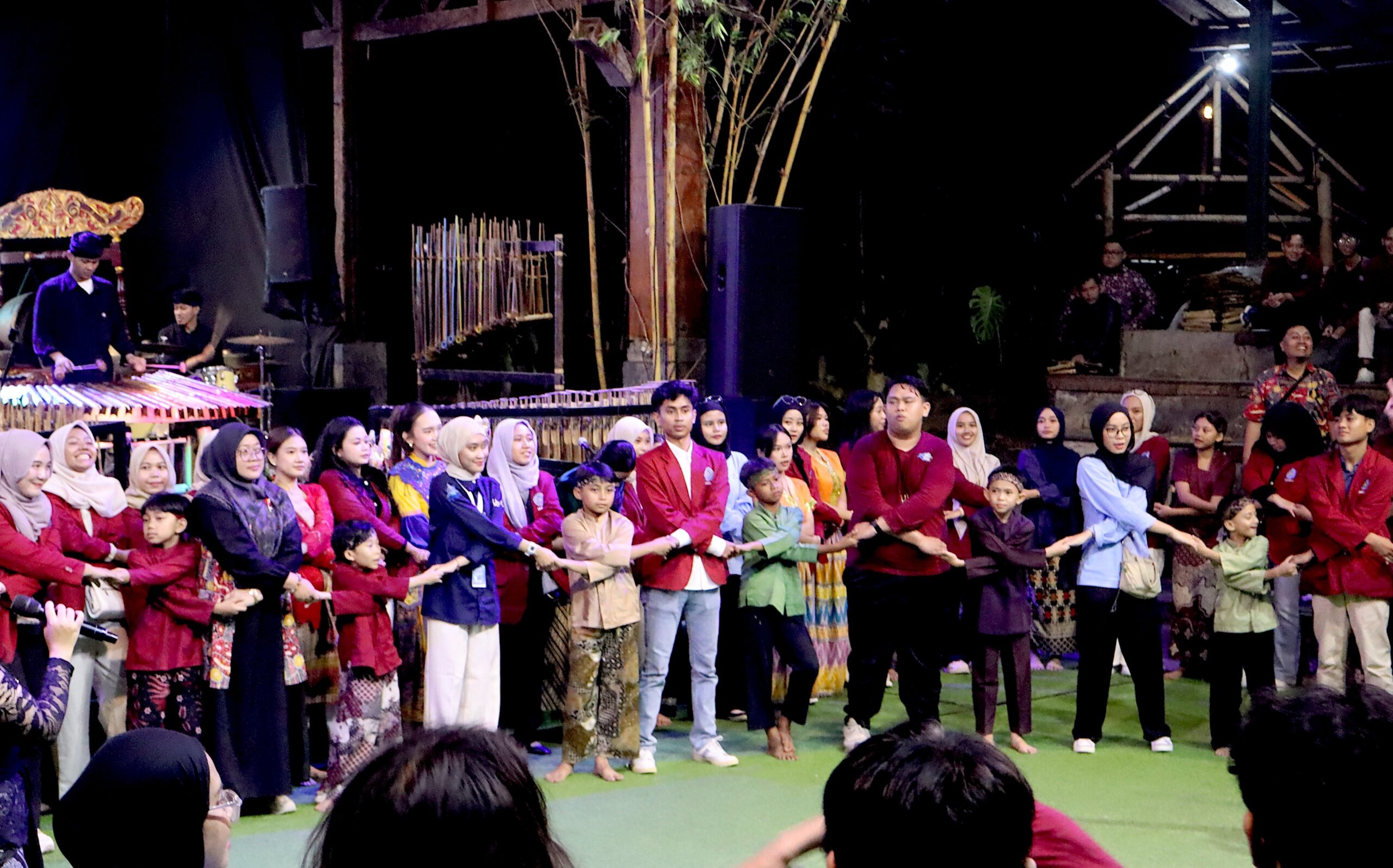 Umsida pelajari seni budaya Sunda