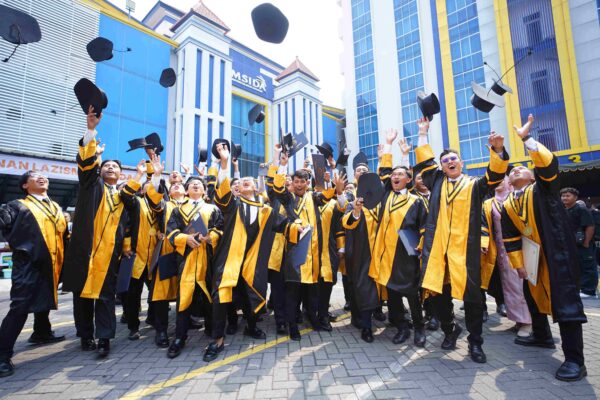 pesan tokoh muhammadiyah untuk lulusan Umsida 4