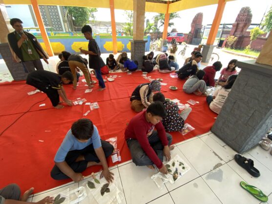 Pelatihan Ecoprint bersama KKN T 25 Umsida 3