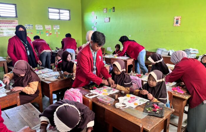 siswa belajar ecoprint 1