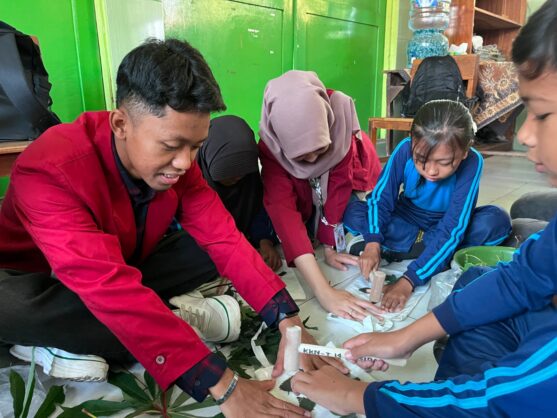 siswa belajar ecoprint 1